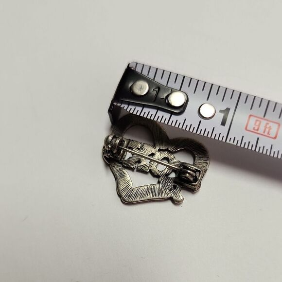 Heart XOXO Brooch - Picture 3 of 3